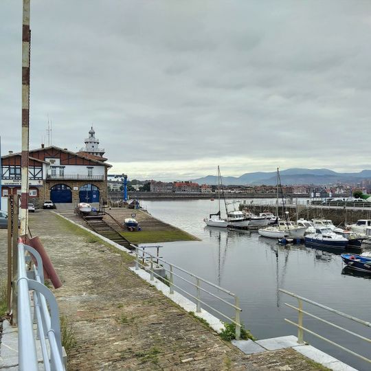 Puerto deportivo del Real Club Marítimo del Abra – Real Sporting Club