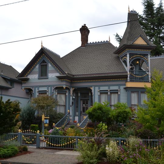 Frank L. and Ida H. Chambers House