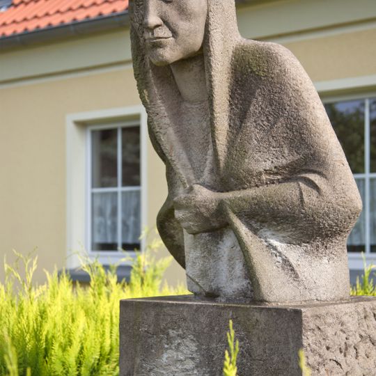 Denkmal für die Naturforscherin Amalie Dietrich Wasserturmstraße 27