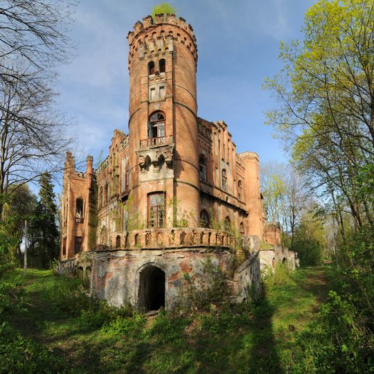 Leskove Castle