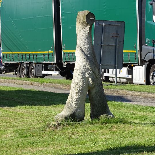 Plastika v Kozojedech u křižovatky