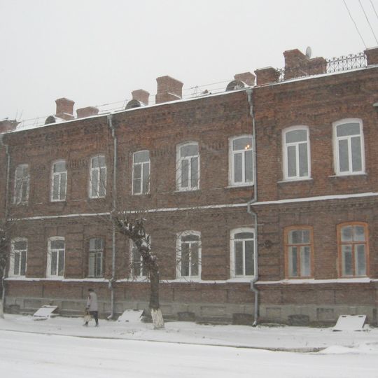 Здание административное и жилое ректификатного завода