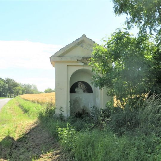 Kaplička u silnice z Liběšic do Dubčan