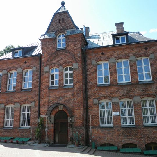 Szkoła Ziemianek. ob. dom mieszkalny