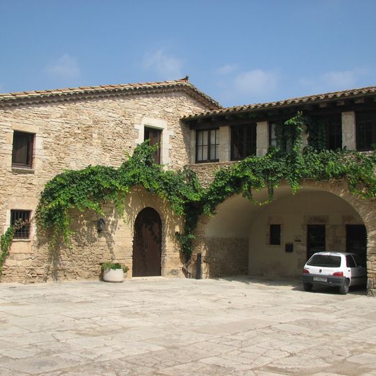 Casa consistorial de Porqueres