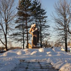 Братское кладбище советских воинов, погибших в борьбе с фашистами. Здесь похоронен Герой Советского Союза К.А. Песков (1921-1947) (Новая Ладога)