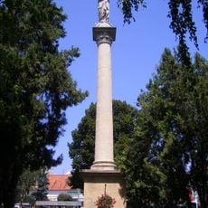 Mariánsky stĺp, stĺp s podstavcom