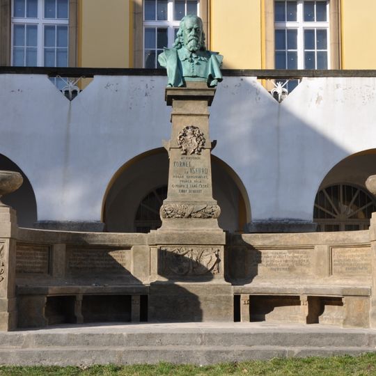 Pomník Viktorina Kornela ze Všehrd