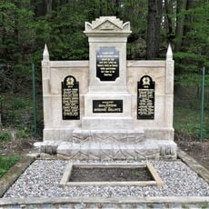 Pomník padlým v 1. světové válce ve Velenicích