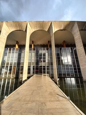 Entrance 0