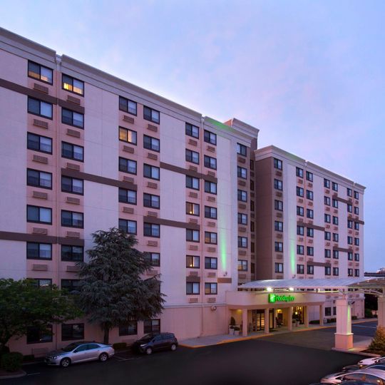 Hampton Inn & Suites