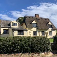 Gransden Cottage And The Granary