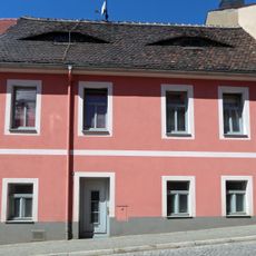 Wohnhaus in geschlossener Bebauung Pulsnitzer Straße 70