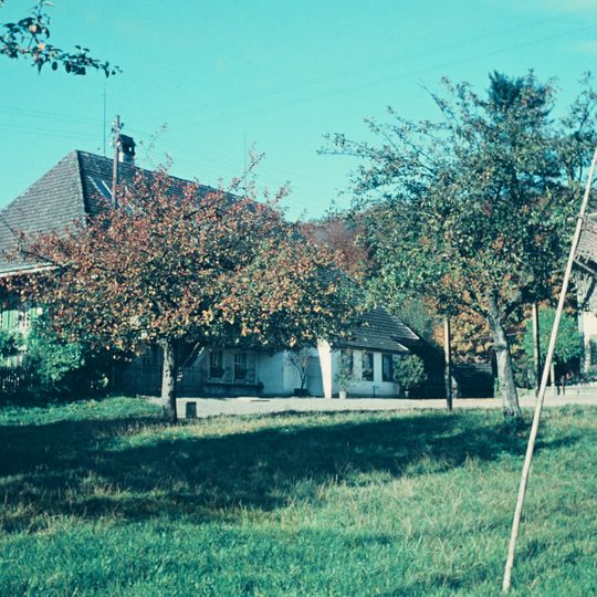 Wohnhaus und Atelier Amiet mit Garage