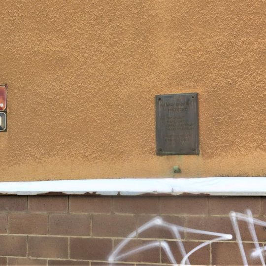 Pamětní deska legionářů na domě Jungmannova 640/3 v Podmoklech