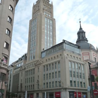La Unión y el Fénix Español building