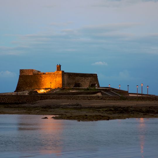 Castillo de San Gabriel, Camino y Puente
