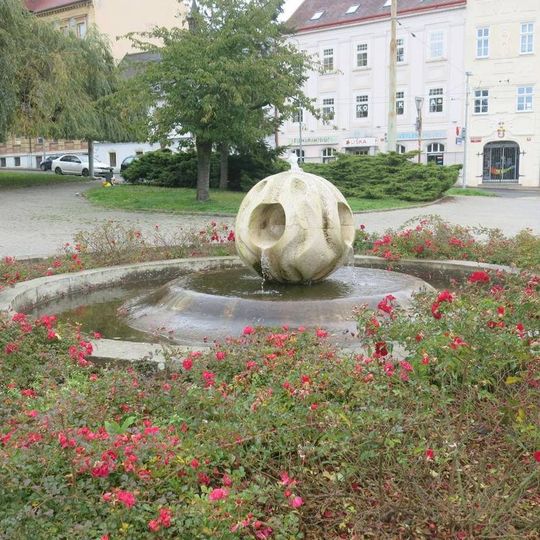 Kašna na Masarykově náměstí v Horním Litvínově