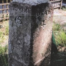 Milestone, Dover Road, by "The Animal Inn", nr Oxneybottom Wood