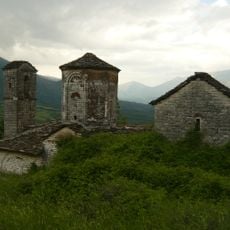 Holy Transfiguration Monastery Church, Çatistë