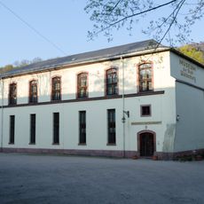 Museumsgebäude einschließlich des Naturalienkabinetts (darin enthalten Sammlung der Leipziger Apothekerfamilie Linck) mit Ausstellungsmobiliar, Beschriftungen und Sammlungsobjekten in der Ausstellungskonzeption des 19. Jahrhunderts mit Überformung