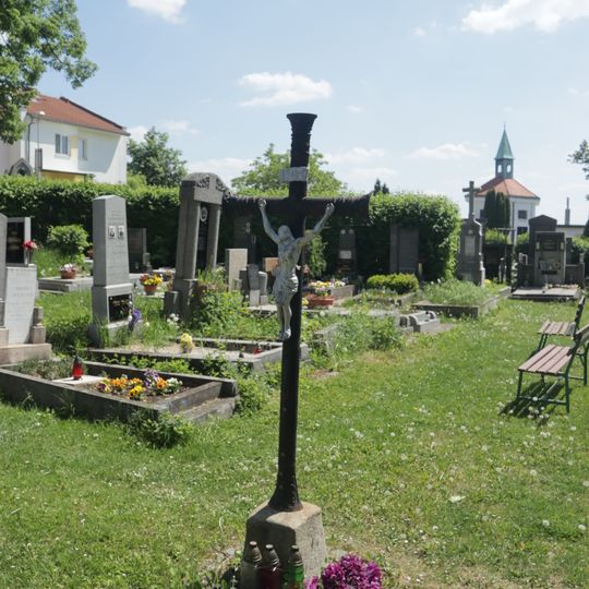 Hřbitovní kříž na Jinonickém hřbitově