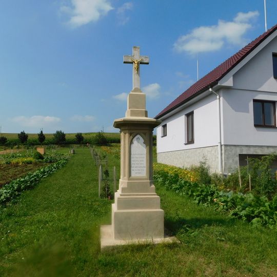 Kříž u cesty západně od Tvarožné