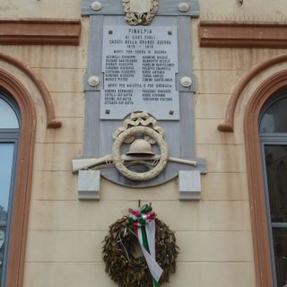 Monumento ai caduti di Finalpia