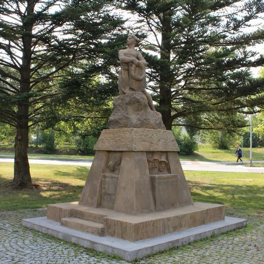 Pomník padlým v 1.světové válce v parku mezi Sadovou a Smetanovou ulicí v Žďáru nad Sázavou