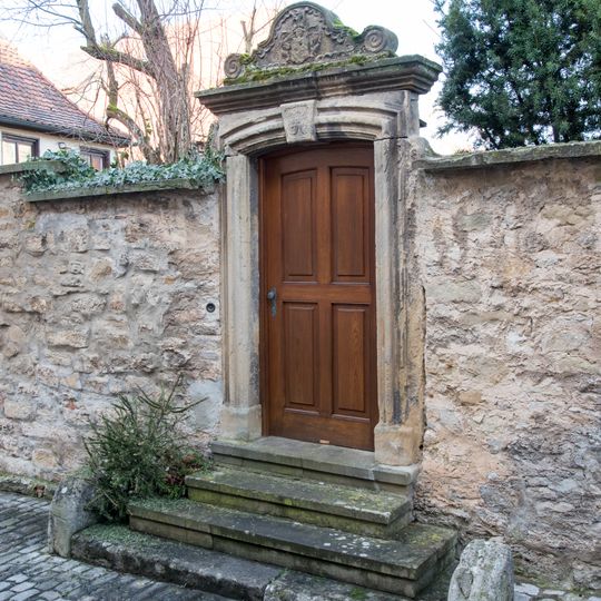 Fuchsengäßchen, Gartenmauer