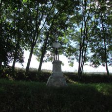 Kříž jižně od Útěchovic pod Stražištěm