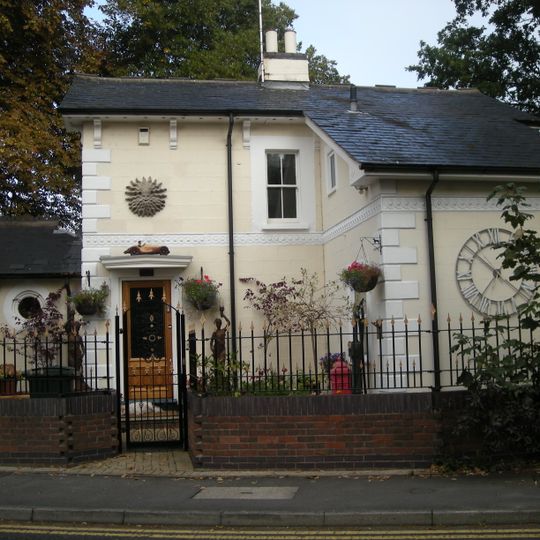 South Lodge of Harts Hospital