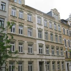 Mietshaus in geschlossener Bebauung Tschaikowskistraße 63