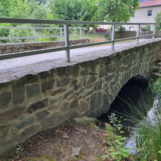 Steinbogenbrücke über den Mühlgraben Pließkowitzer Dorfstraße