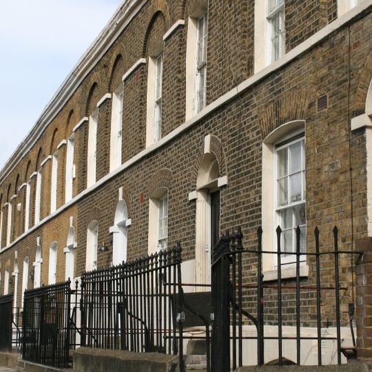 2-34 Aberavon Road and area railings
