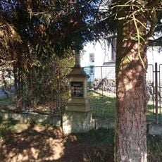 Kříž v Chlumčanech v ulici K Rokličkám