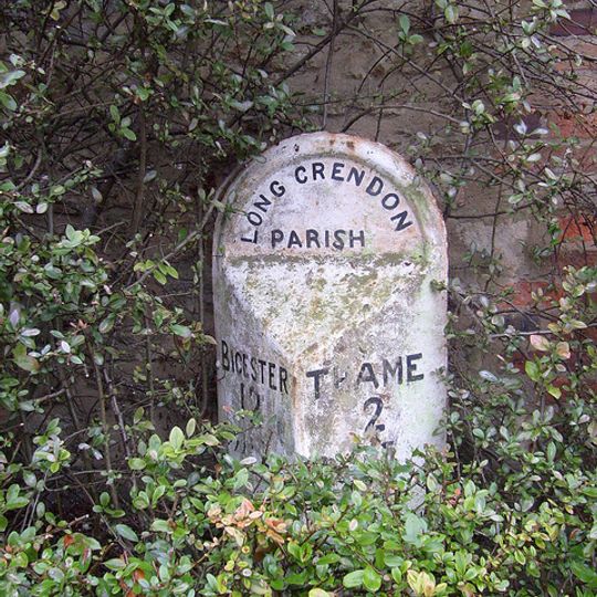 Milepost, Perrotts Farm, Bicester Road; 15m from Sandy Lane jct