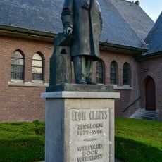Statue