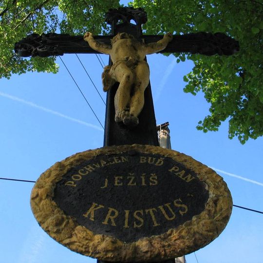 Pamětní kříž v Makotřasech