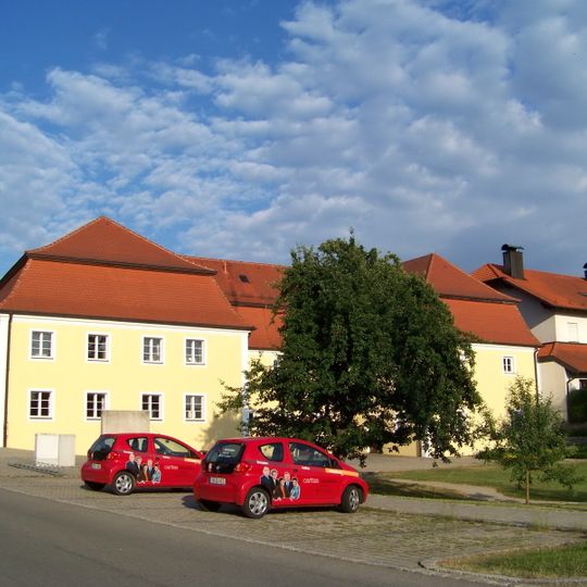 Ehemaliges Pfarrhaus, jetzt Gemeindeverwaltung