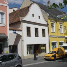 Wohn- und Geschäftshaus