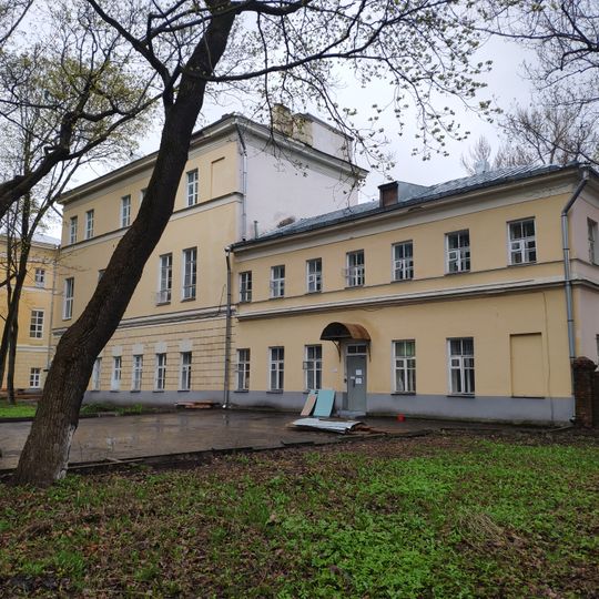 Боковой флигель