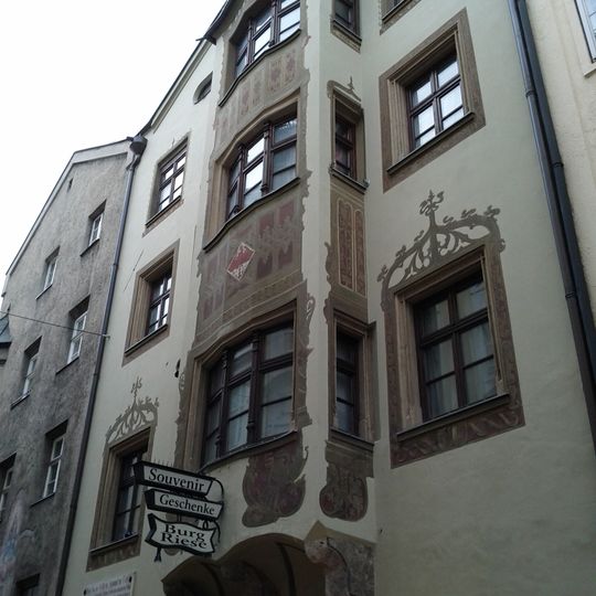 Burgriesenhaus