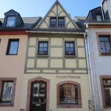 Wohnhaus in geschlossener Bebauung Hauptstraße 10