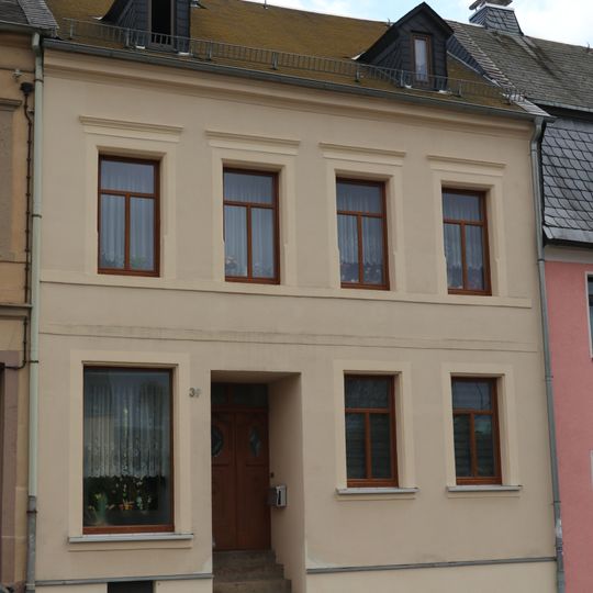 Wohnhaus in geschlossener Bebauung Straße der Deutschen Einheit 39