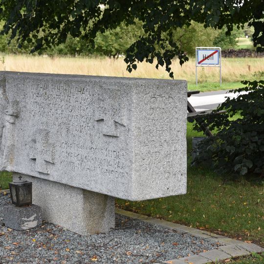 Höll War Memorial