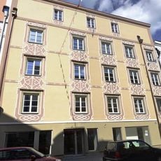 Wohn- und Geschäftshaus