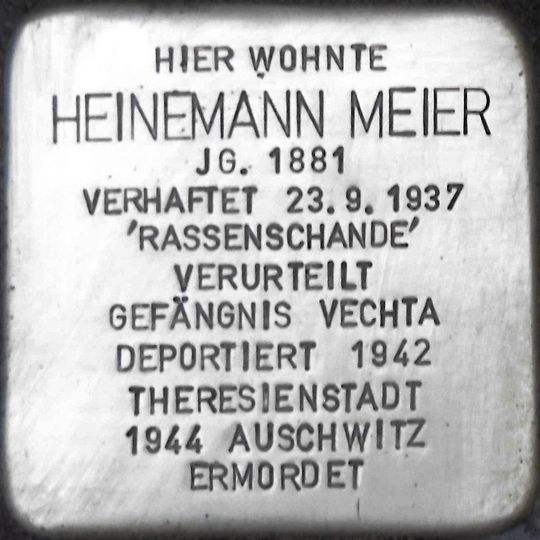 Stolperstein en memoria de Heinemann Meier