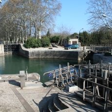 Agde Round Lock