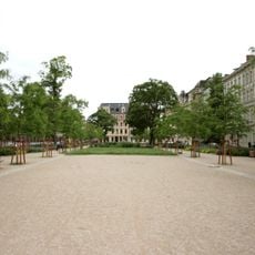 Lutherplatz; Stadtplatz mit vierreihiger Allee Lutherplatz
